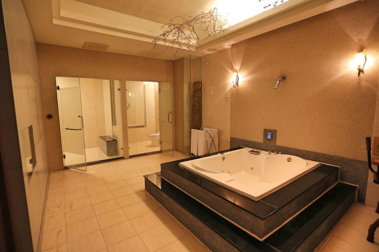Hua Jia Motel Tainan Exterior photo