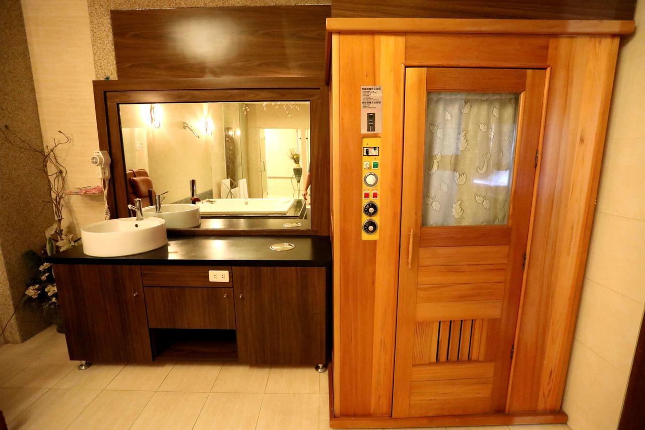 Hua Jia Motel Tainan Exterior photo